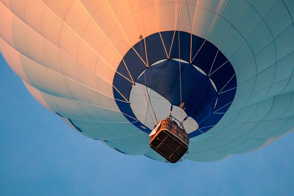 La montgolfière au décollage
